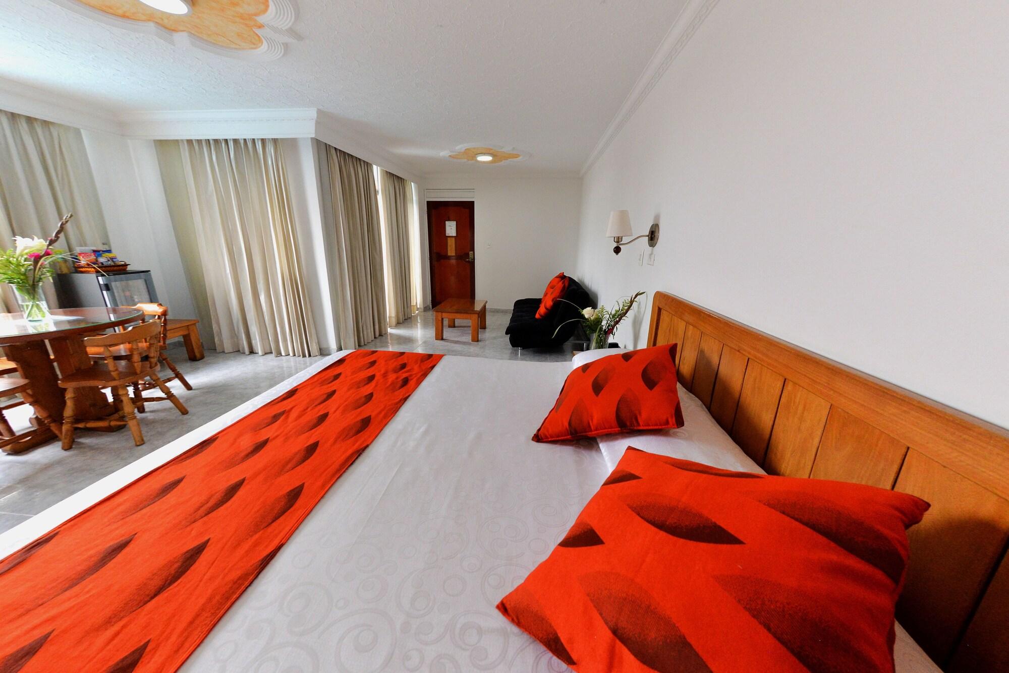 Hotel La Luna Santiago de Cali Экстерьер фото