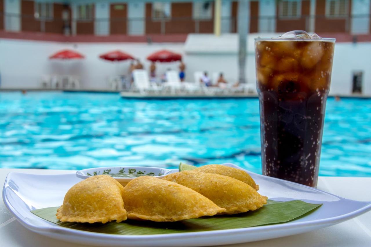 Hotel La Luna Santiago de Cali Экстерьер фото